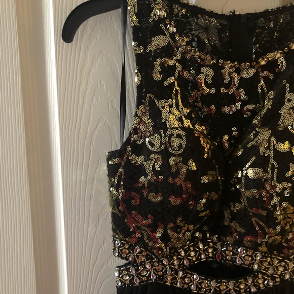 Homecoming/ Formal Dress - Picture 2 of 2